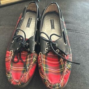 Size 9 Red/blk checker Sperry